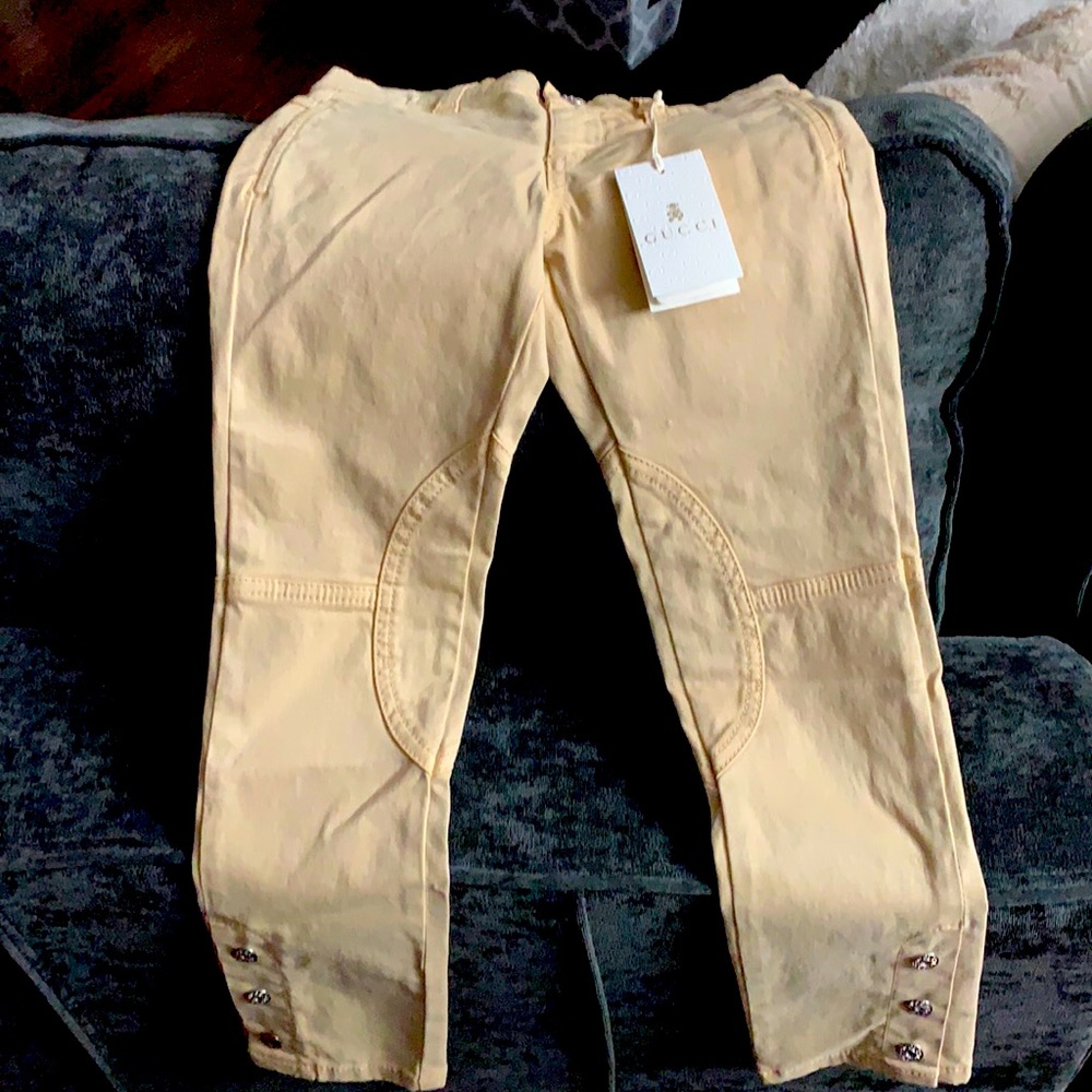 Gucci girls beige size 6 pants. New with tags.